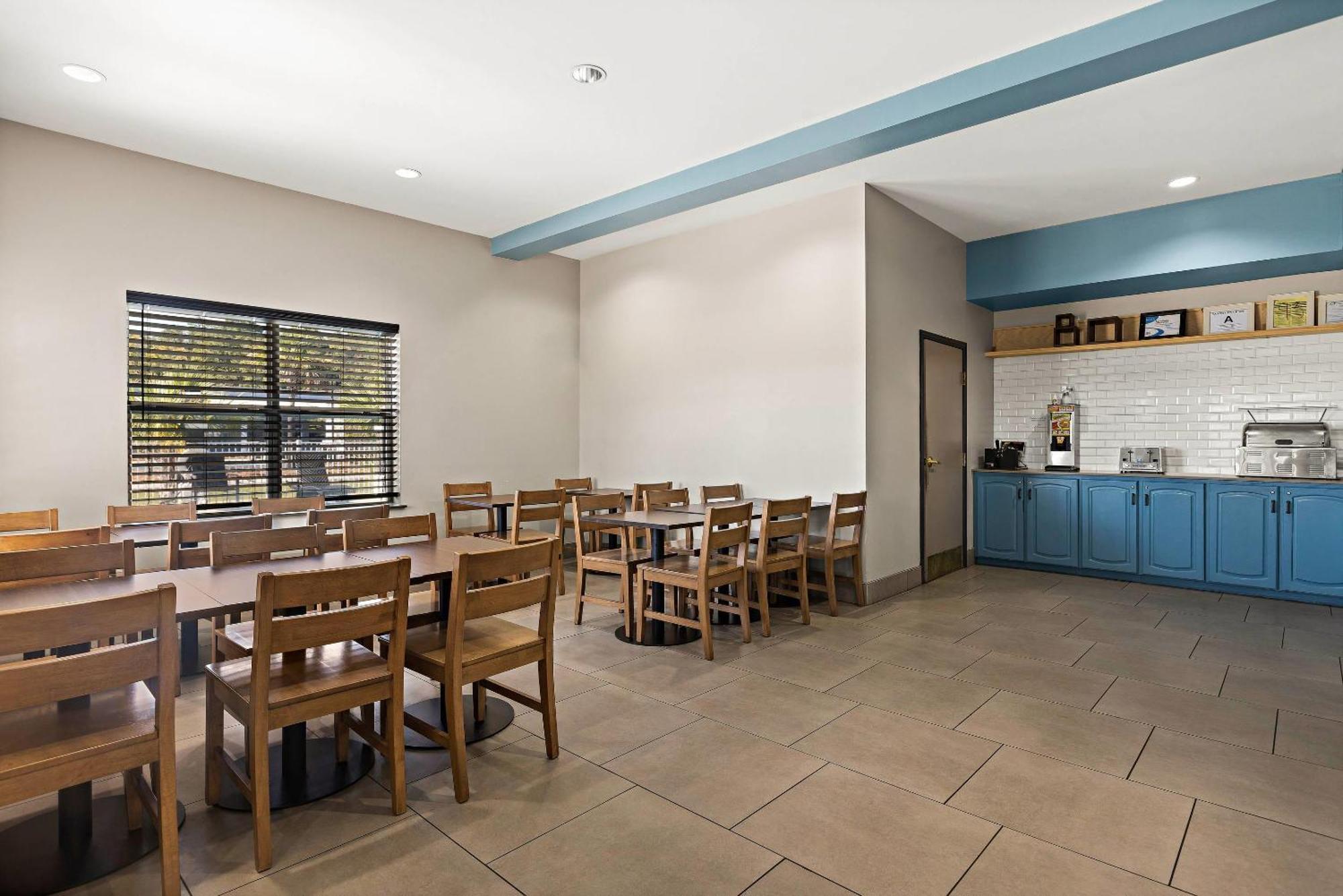 Country Inn & Suites By Radisson, Hinesville, Ga Exterior foto